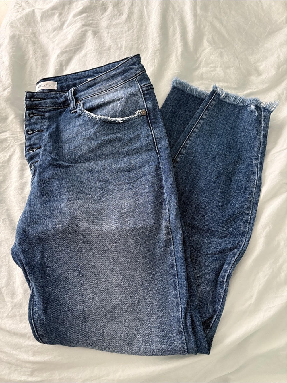High-Rise Blue Women’s Jeans with Frayed Hem